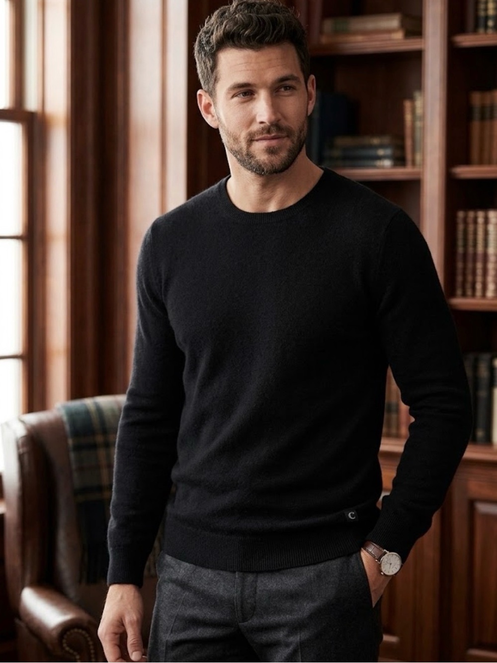 Lord and Taylor cashmere Black Crewneck Sweater - Classic Knit